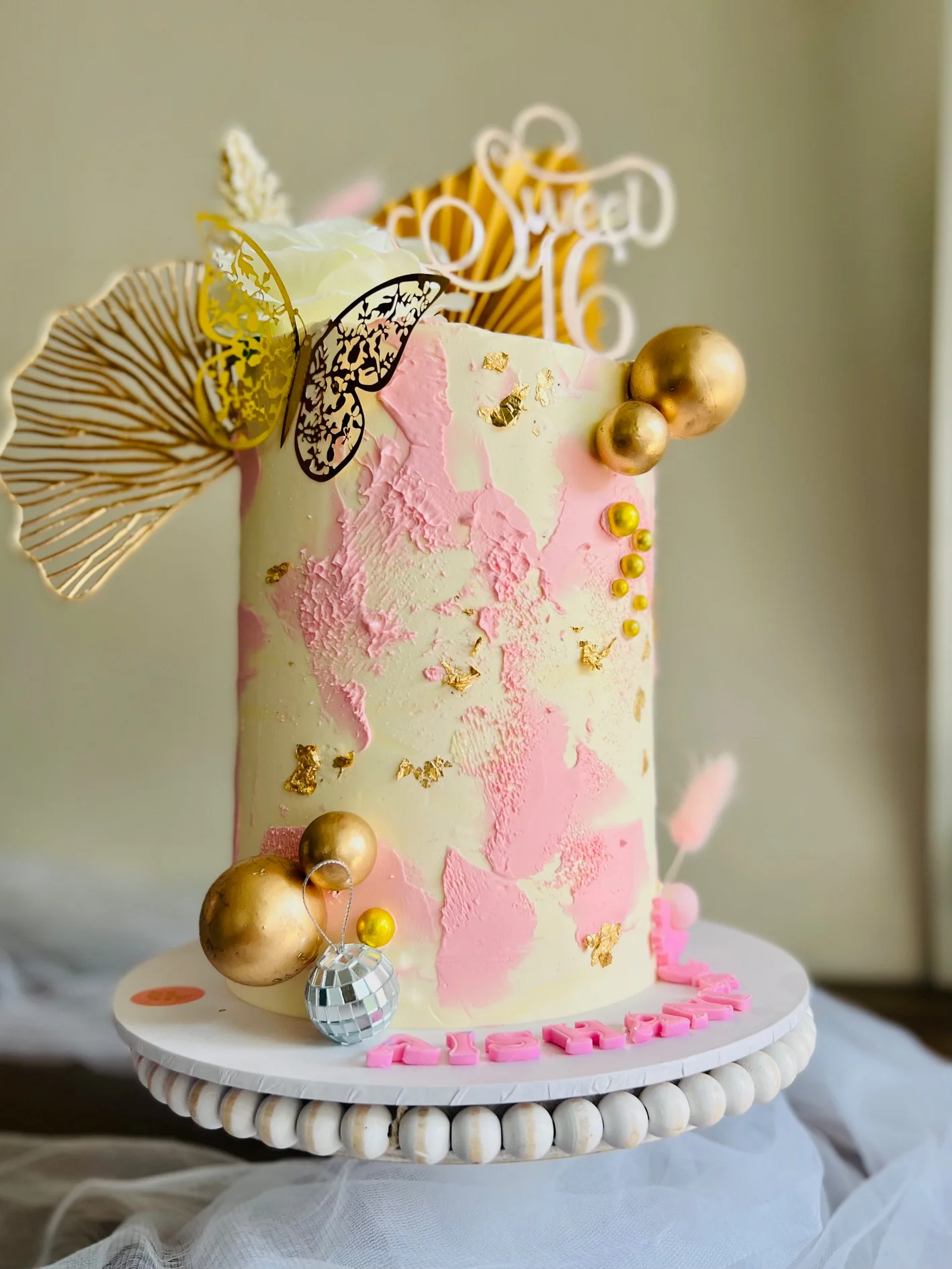 single tier cake for woman 16th birthday in Sydney.